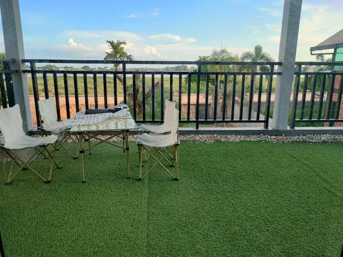 Bed and Breakfast Jenny Airport Lounge Vientiane Exterior foto
